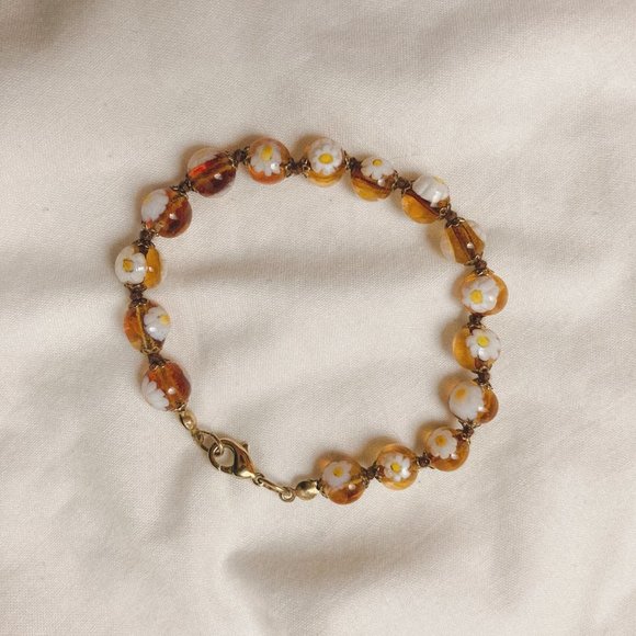 Daisy Faux Amber Glass Bead Knotted Bracelet - Picture 3 of 10